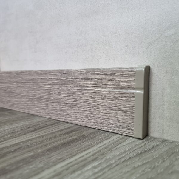 Q4 Gris Antártico – Zócalos PVC/EPS Encastrable