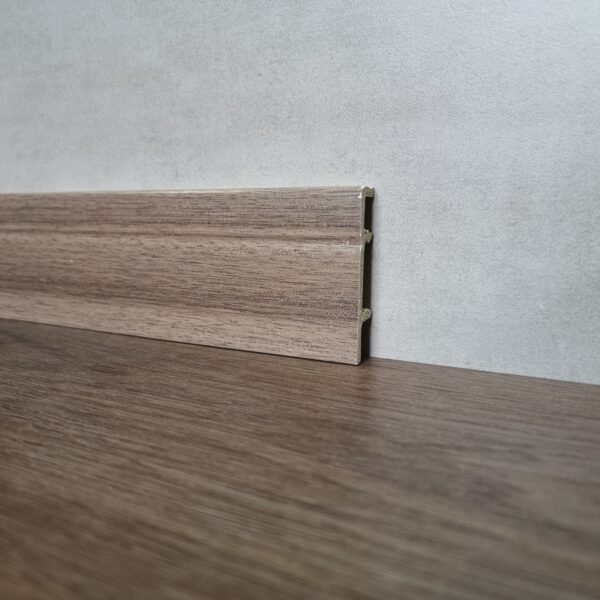 Q10 Walnut – Zócalos PVC/EPS Encastrable - Image 3