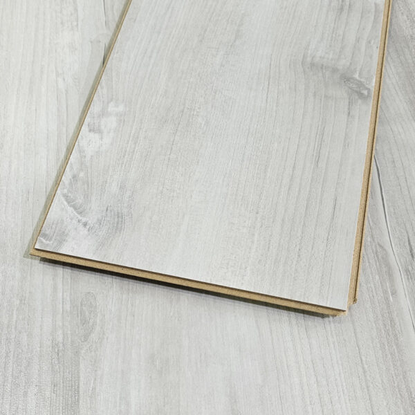 FM1069 | Piso Laminado 8mm AC4 - Image 2