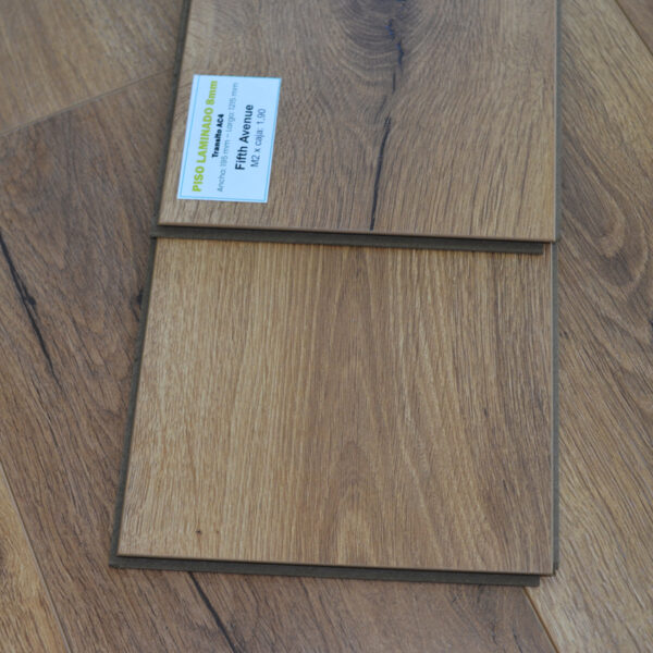 Fifth Avenue| Piso Laminado Waterproof 8mm AC4 - Image 3