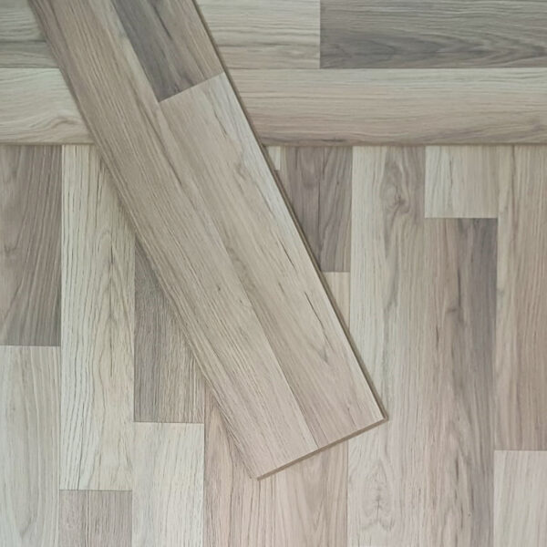 Helena Mese | Piso Laminado 7mm AC3