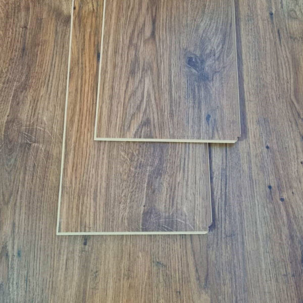 1464 | Piso Laminado Waterproof 8mm AC5 - Image 3