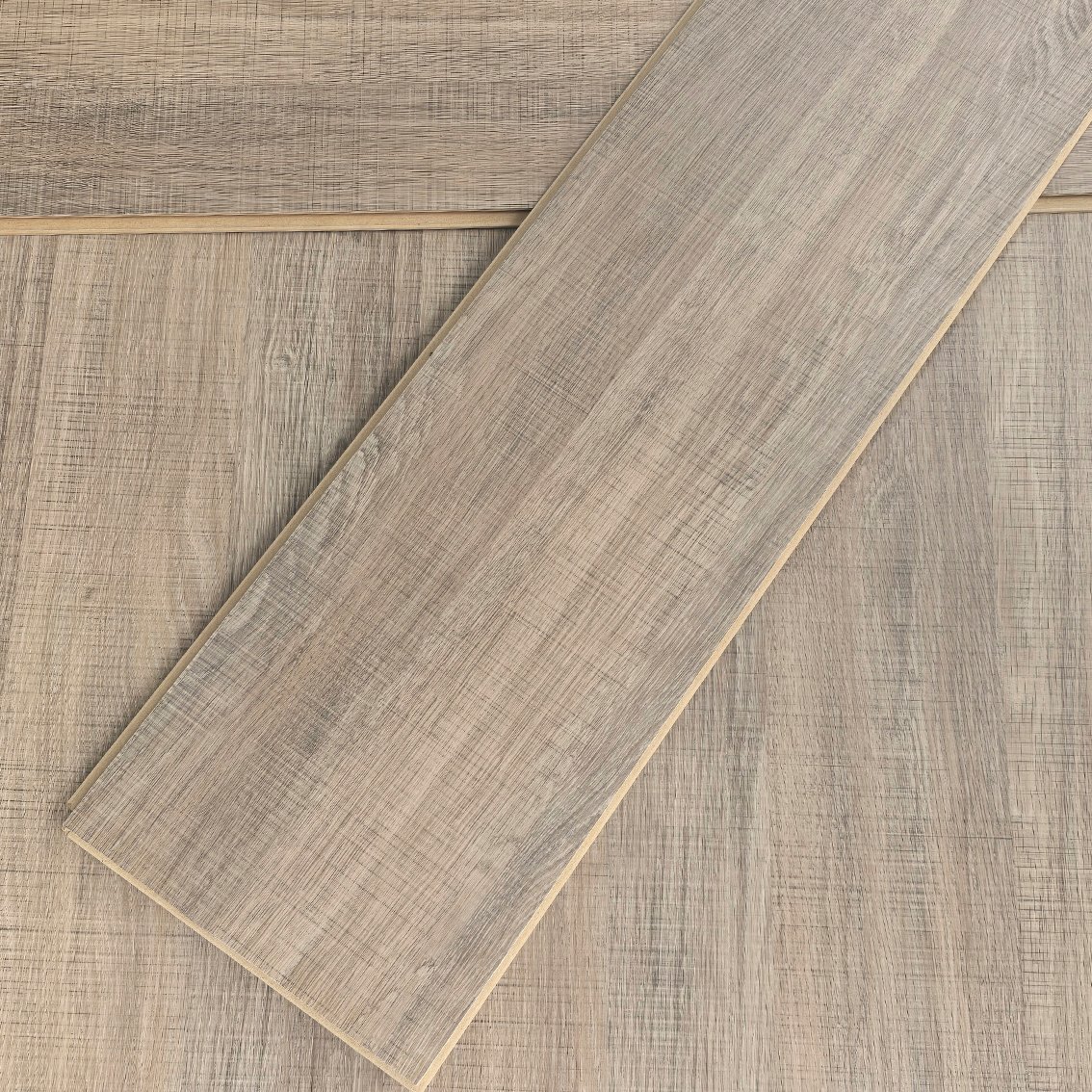 FM1064 | Piso Laminado Waterproof 8mm AC4 - Imagen 2