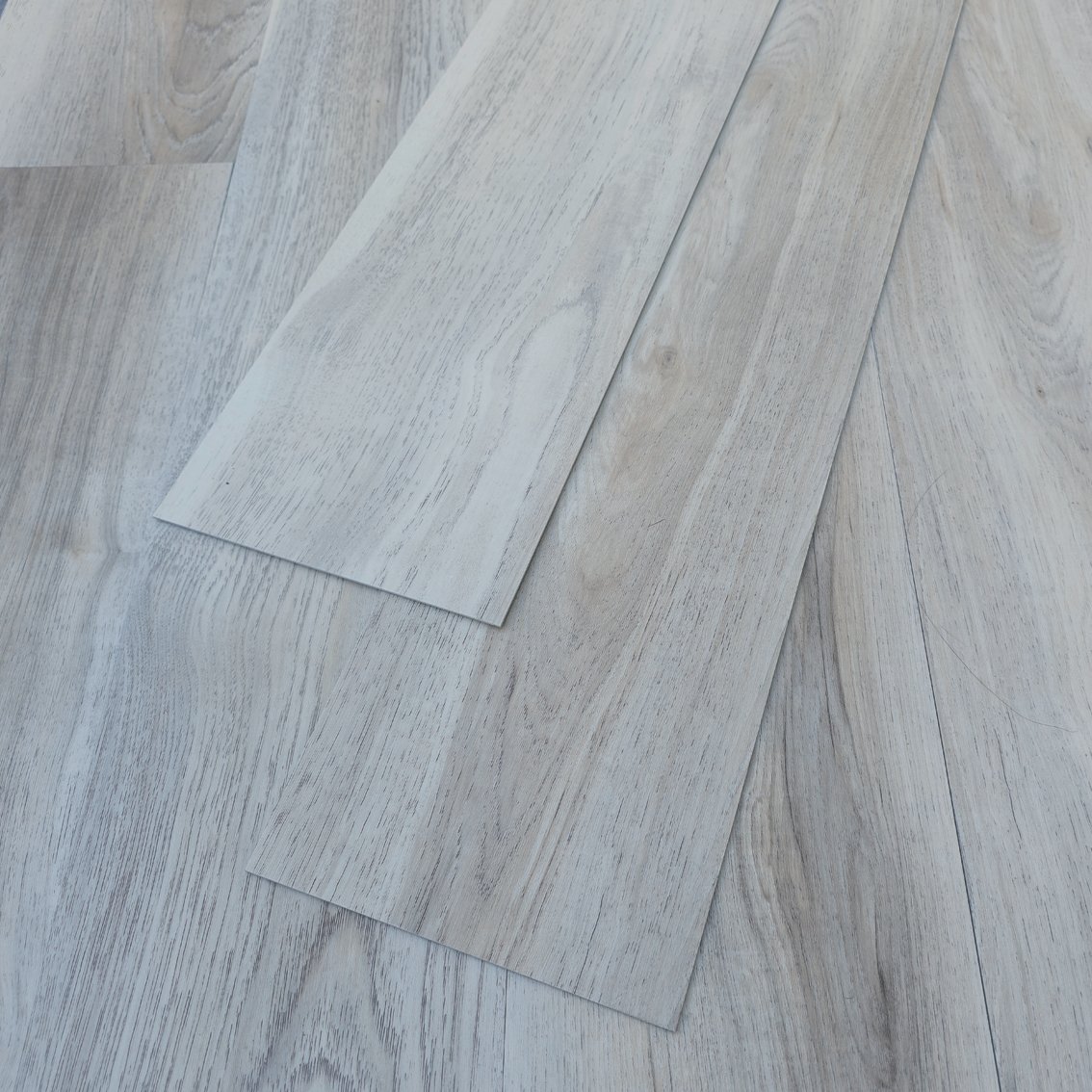 2001 | Piso Vinílico LVT para Pegar 2mm